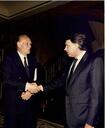 Fotograf&iacute;a de Luis Valls-Taberner con Felipe Gonz&aacute;lez [Document]