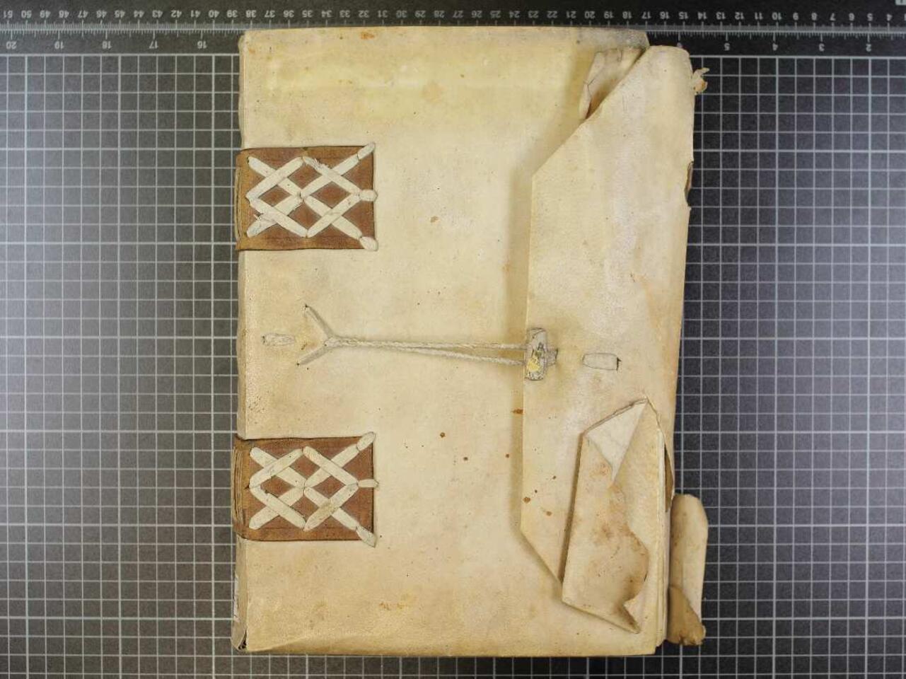 Libro donde están los árboles y noticias  de los derechos de Capellanías de Martín del Castillo y herederos [Documento]